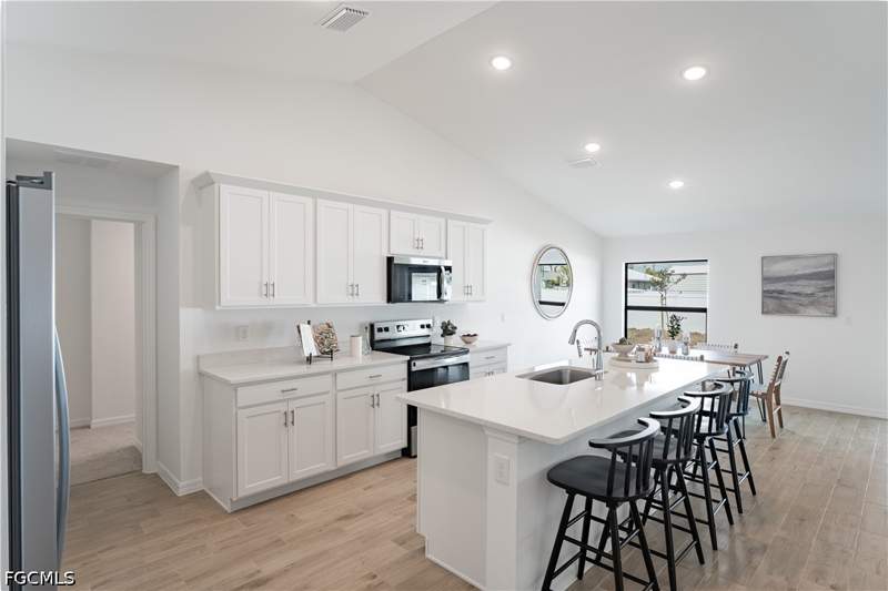 4 bedroom SingleFamilyResidence at 3208 NW 4th Pl, Cape Coral, Cape Coral — photo 3