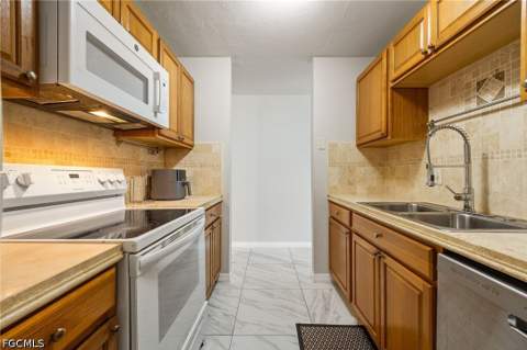 2828 Jackson St B3, Fort Myers FL - photo 14 of 34