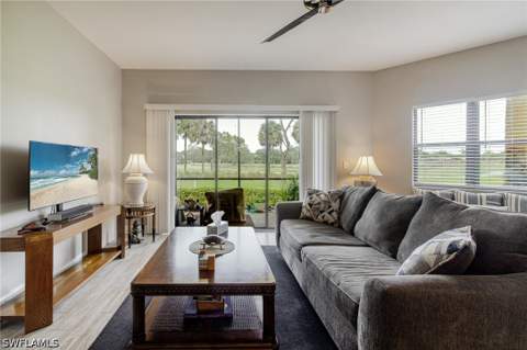 200 Vintage Cir 103, Naples FL - photo 11 of 32