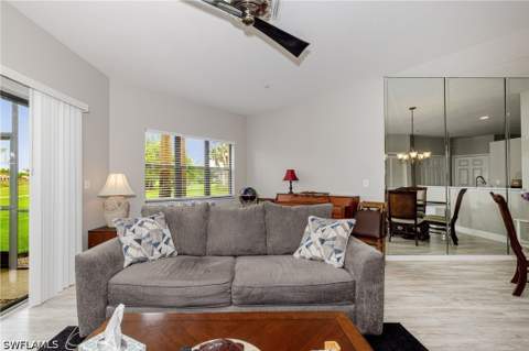 200 Vintage Cir 103, Naples FL - photo 14 of 32