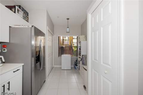 200 Vintage Cir 103, Naples FL - photo 8 of 32
