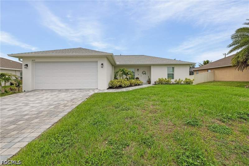3 bedroom SingleFamilyResidence at 2015 NW 23rd Ter, Cape Coral, Cape Coral — photo 2