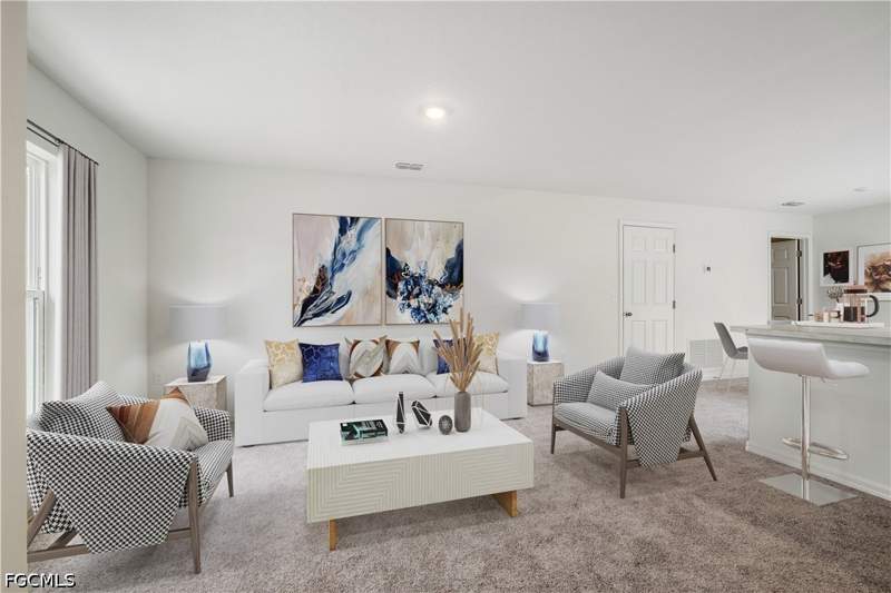 3 bedroom SingleFamilyResidence at 9032 Lamkin Cir, Port Labelle, Labelle — photo 4