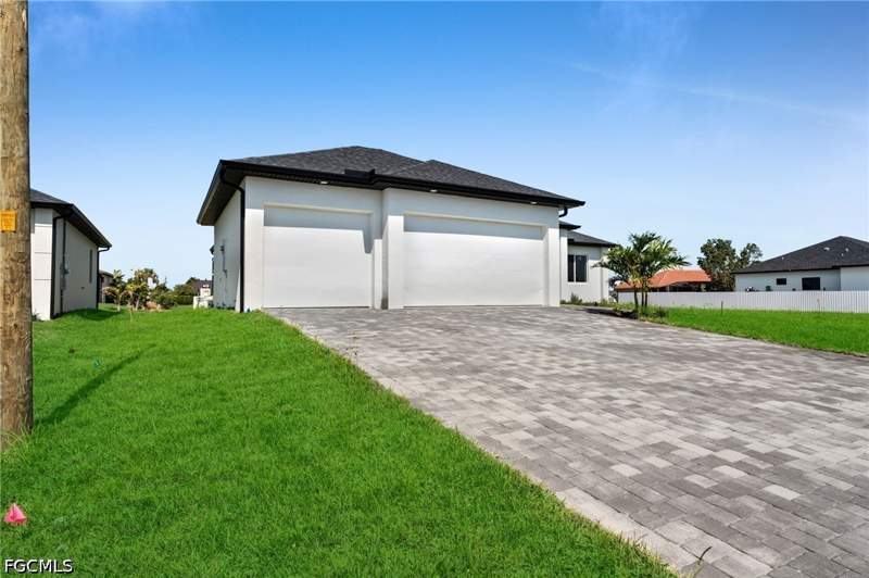 3 bedroom SingleFamilyResidence at 2720 NW 41st Ave, Cape Coral, Cape Coral — photo 3