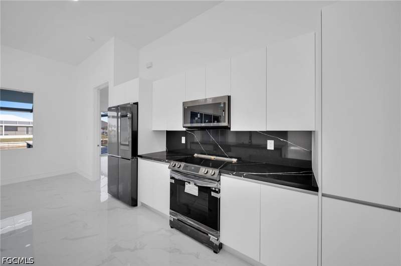 3 bedroom SingleFamilyResidence at 2712 NW 41st Ave, Cape Coral, Cape Coral — photo 5
