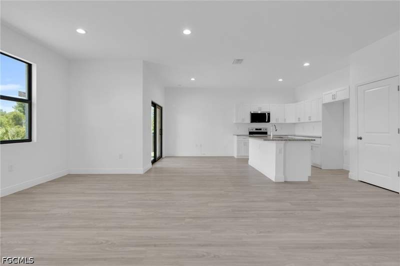 3 bedroom SingleFamilyResidence at 203 E 17th St, Lehigh Acres, Lehigh Acres — photo 5