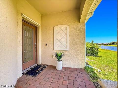 2558 Vine Ave, Naples FL - photo 10 of 47