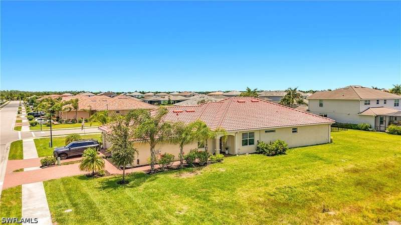 2 bedroom Attached at 2558 Vine Ave, Orange Blossom Ranch, Naples — photo 3