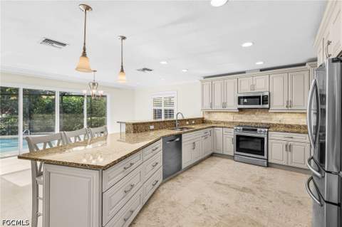 5985 Baker Ct, Fort Myers FL - photo 15 of 43