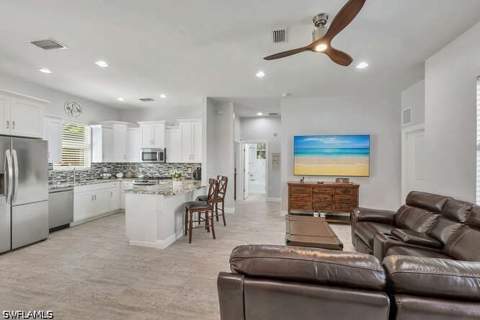 3196 Connecticut Ave, Naples FL - photo 6 of 43