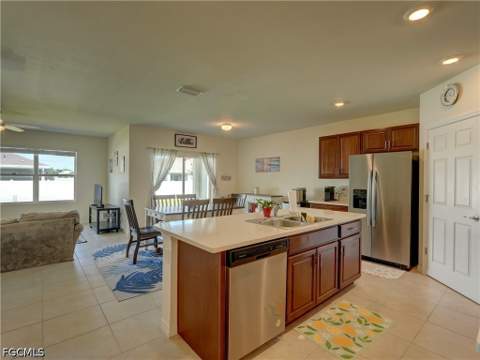 328 SW 24th Pl, Cape Coral FL - photo 22 of 34