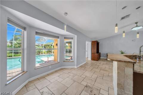 427 SE 19th Ter, Cape Coral FL - photo 13 of 44