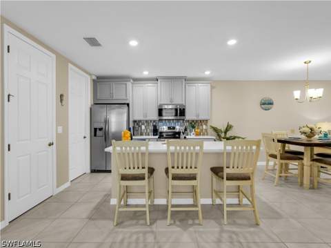 14695 Edgewater Cir, Naples FL - photo 11 of 36