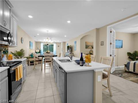 14695 Edgewater Cir, Naples FL - photo 12 of 36