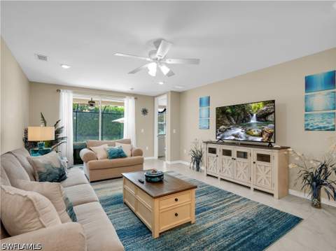 14695 Edgewater Cir, Naples FL - photo 17 of 36