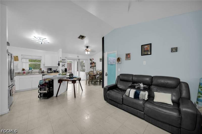 3 bedroom SingleFamilyResidence at 4115 SW 1st Ave, Cape Coral, Cape Coral — photo 4
