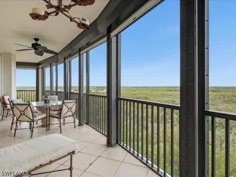 425 Cove Tower Dr 901, Naples FL - photo 24 of 43