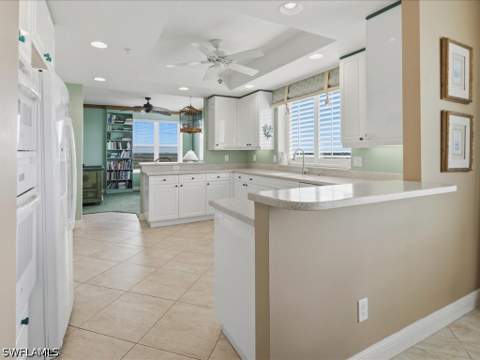 425 Cove Tower Dr 901, Naples FL - photo 6 of 43