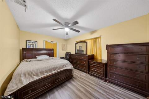 208 Redcliff Ave, Lehigh Acres FL - photo 11 of 23