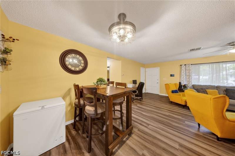 2 bedroom SingleFamilyResidence at 208 Redcliff Ave, Parkwood, Lehigh Acres — photo 5
