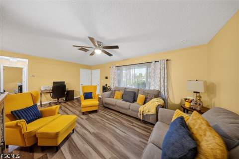 208 Redcliff Ave, Lehigh Acres FL - photo 9 of 23