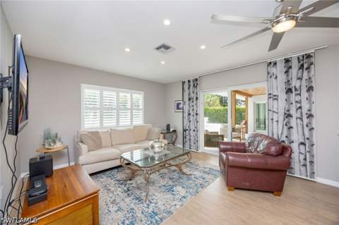 363 Juli Fe Dr, Naples FL - photo 10 of 27
