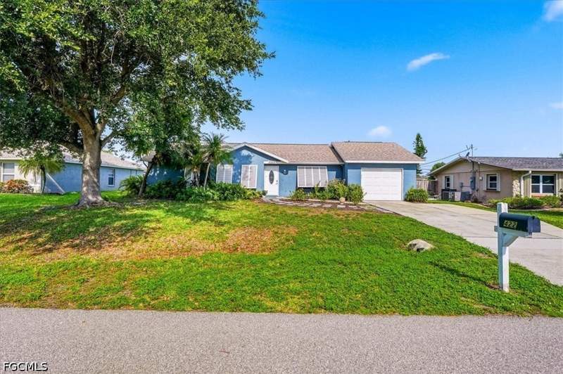 3 bedroom SingleFamilyResidence at 4422 SW 1st Ave, Cape Coral, Cape Coral — photo 2