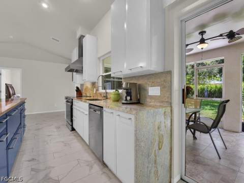 206 SE 28th TER, Cape Coral FL - photo 6 of 28