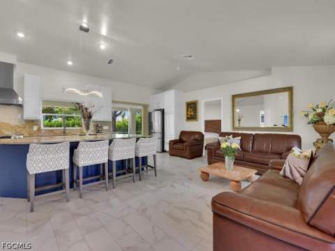 206 SE 28th TER, Cape Coral FL - photo 9 of 28