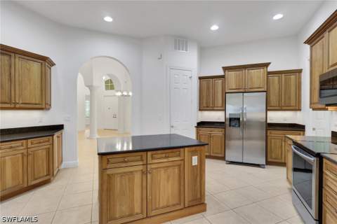 10233 Avonleigh Dr, Bonita Springs FL - photo 8 of 24