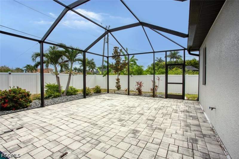 3 bedroom SingleFamilyResidence at 1521 SW 43rd Ln, Cape Coral, Cape Coral — photo 4