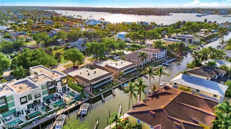 2 bedroom Condominium at 1521 Chesapeake Ave B2, Chesapeake Landings, Naples — photo 1
