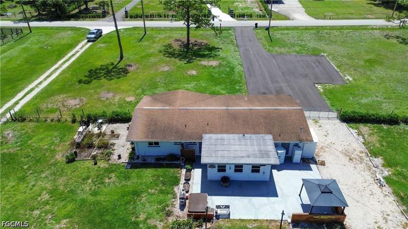 3 bedroom SingleFamilyResidence at 17751 Wells Rd, North Fort Myers, North Fort Myers — photo 4