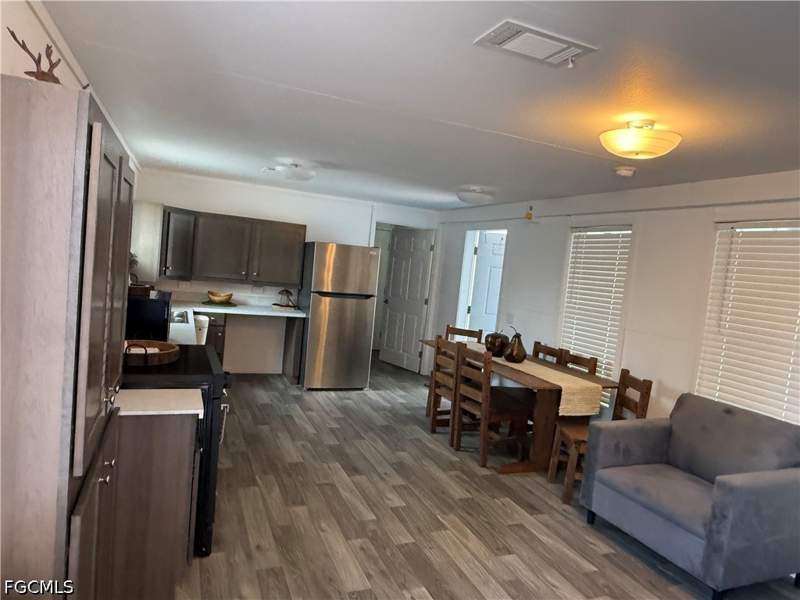 2 bedroom ManufacturedHome at 8165 Heck Dr, North Fort Myers, North Fort Myers — photo 3