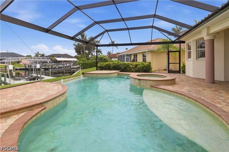3 bedroom SingleFamilyResidence at 3622 Oasis Blvd, Cape Coral, Cape Coral — photo 4