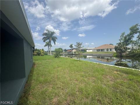 302 SE 1st Ter, Cape Coral FL - photo 15 of 23