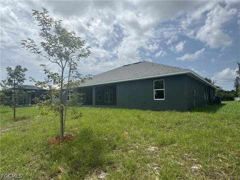 302 SE 1st Ter, Cape Coral FL - photo 19 of 23
