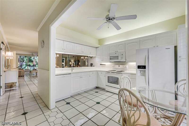 3 bedroom Condominium at 2325 Hidden Lake Dr 1, Jasmine Court, Naples — photo 2