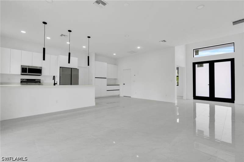 3 bedroom SingleFamilyResidence at 104 W 14th ST, LEHIGH ACRES, Lehigh Acres — photo 4