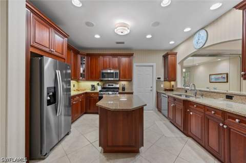 2809 Tiburon Blvd E 2-101, Naples FL - photo 10 of 34