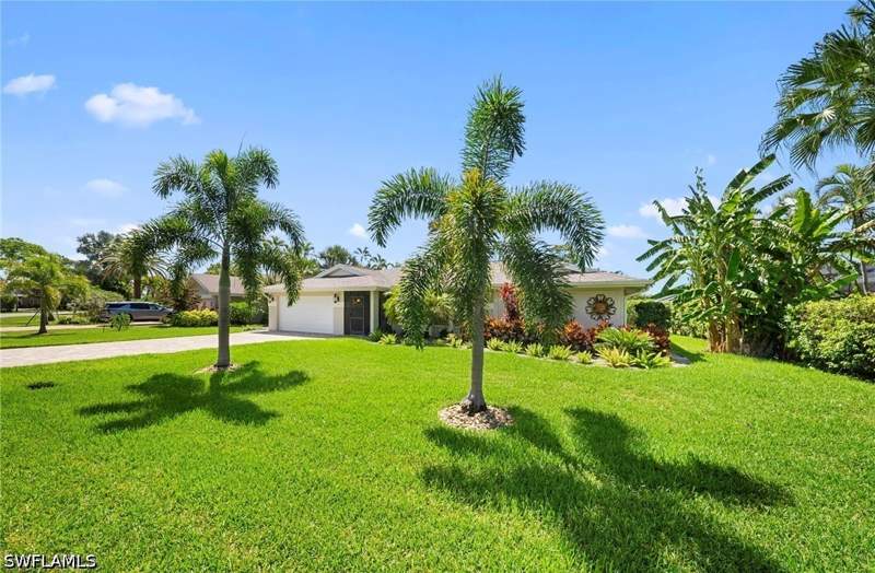 3 bedroom SingleFamilyResidence at 28581 Winthrop Cir, Vanderbilt Lakes, Bonita Springs — photo 2