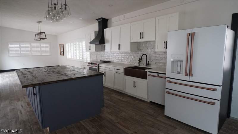 3 bedroom SingleFamilyResidence at 544 Bayside DR, SUNSET COVE, Fort Myers — photo 3