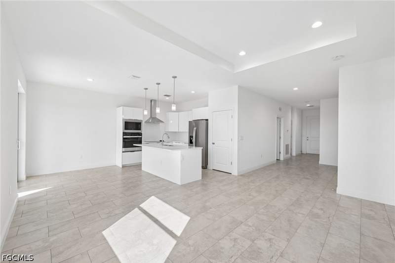 3 bedroom SingleFamilyResidence at 9006 S Castle Cir, Port Labelle, Labelle — photo 3