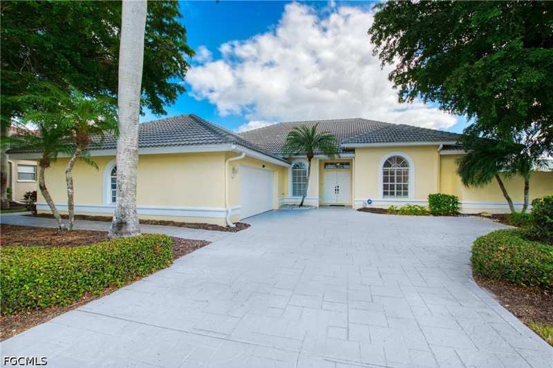 3 bedroom SingleFamilyResidence at 28467 Del Lago Way, Spanish Wells, Bonita Springs — photo 1