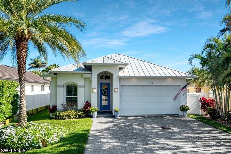 3 bedroom SingleFamilyResidence at 715 102nd Ave N, Naples Park, Naples — photo 1