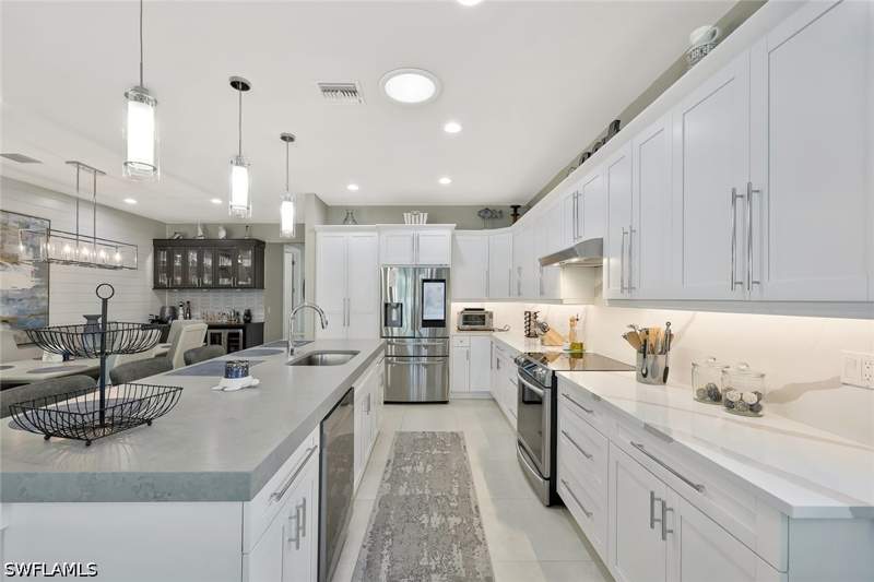 3 bedroom SingleFamilyResidence at 715 102nd Ave N, Naples Park, Naples — photo 3