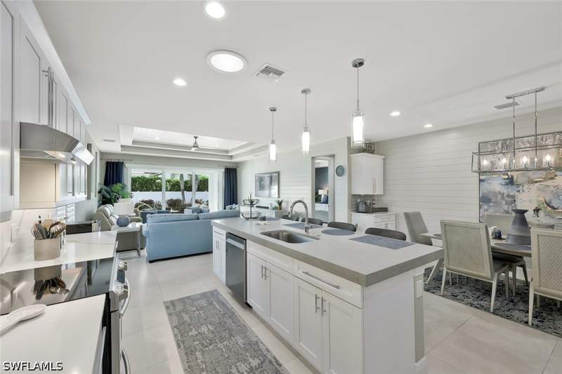 3 bedroom SingleFamilyResidence at 715 102nd Ave N, Naples Park, Naples — photo 5