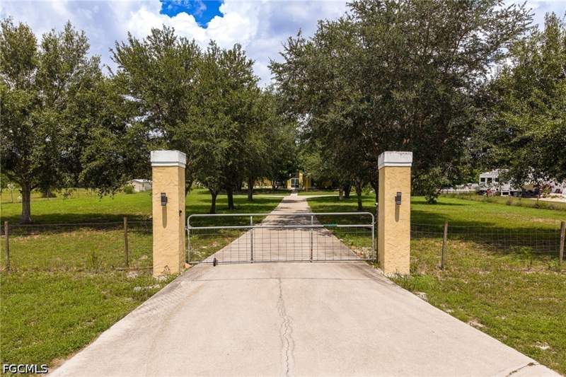 4 bedroom SingleFamilyResidence at 4925 Skates Cir, Buckingham, Fort Myers — photo 2