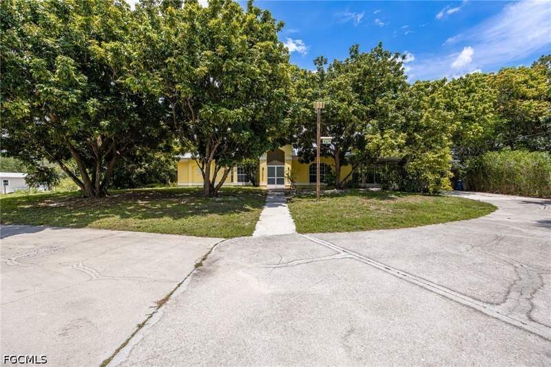 4 bedroom SingleFamilyResidence at 4925 Skates Cir, Buckingham, Fort Myers — photo 4