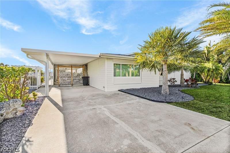 3 bedroom SingleFamilyResidence at 2823 8th Ave, Gulfhaven, St James City — photo 4
